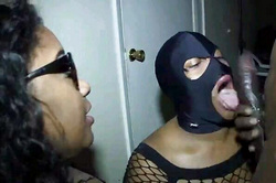 Sex-starved black housewives does blowjob
