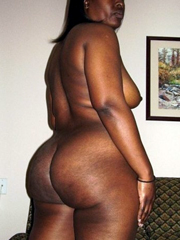 Old Black Ass Nude - Mature black girl has a perfect and big ass. And she can a sucked your cock!