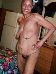 naked girlfriend caught pictures